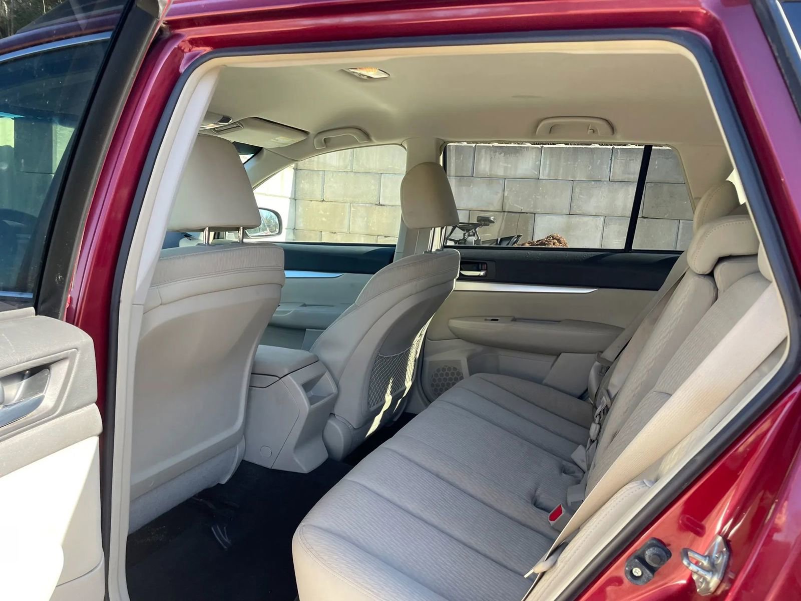 Used 2011 Subaru Outback 2.5i Premium w/ All-Weather Pkg image 18