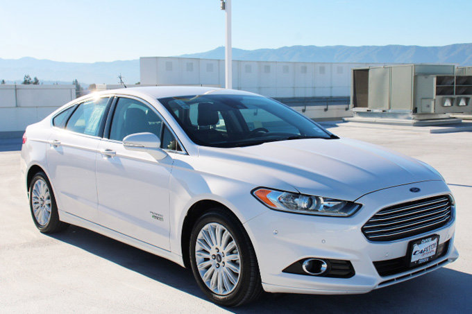 Used 2014 Ford Fusion Energi SE w/ Driver Assist Package image 2