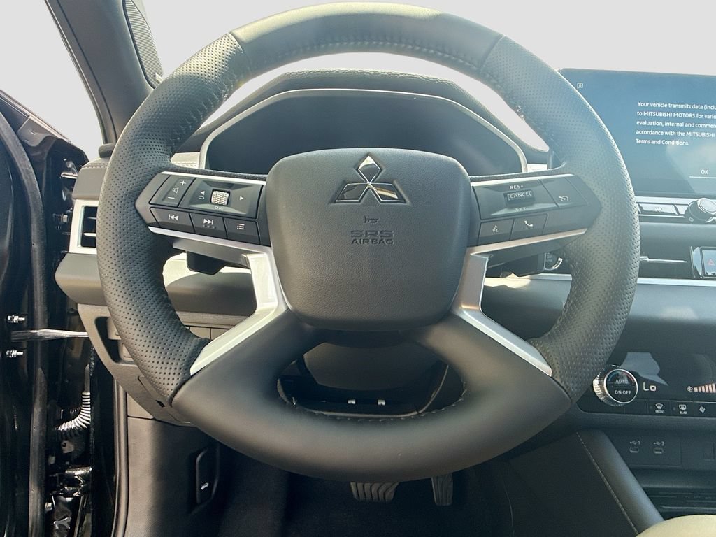 New 2026 Mitsubishi Outlander LE FWD image 11