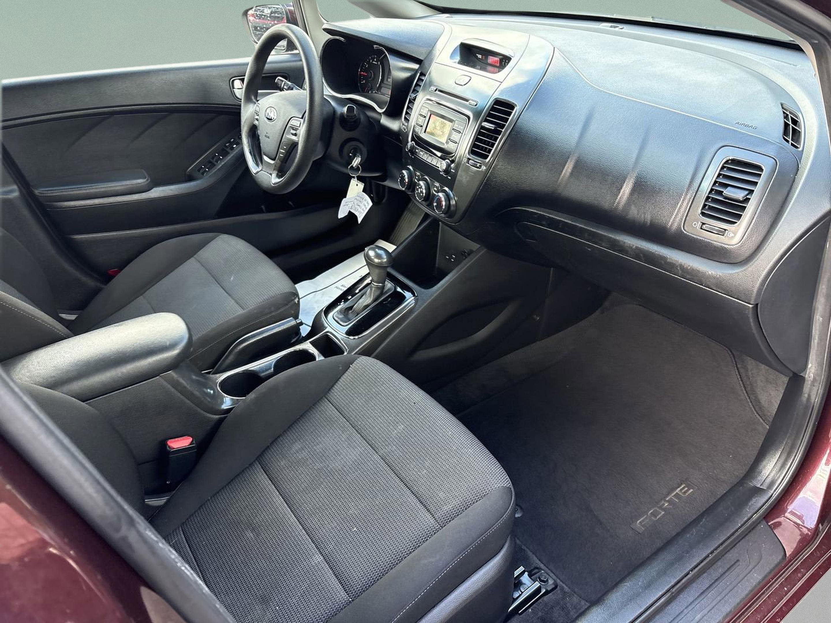 Used 2017 Kia Forte LX FWD image 19