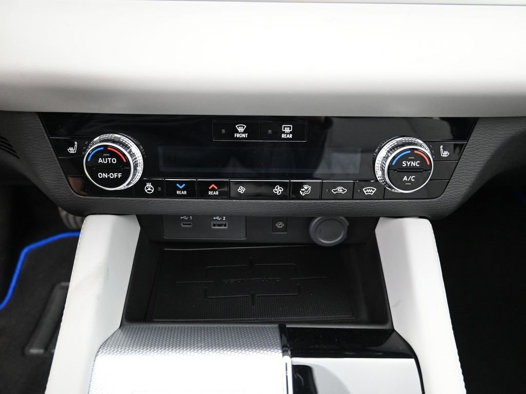 New 2025 Mitsubishi Outlander SEL image 22