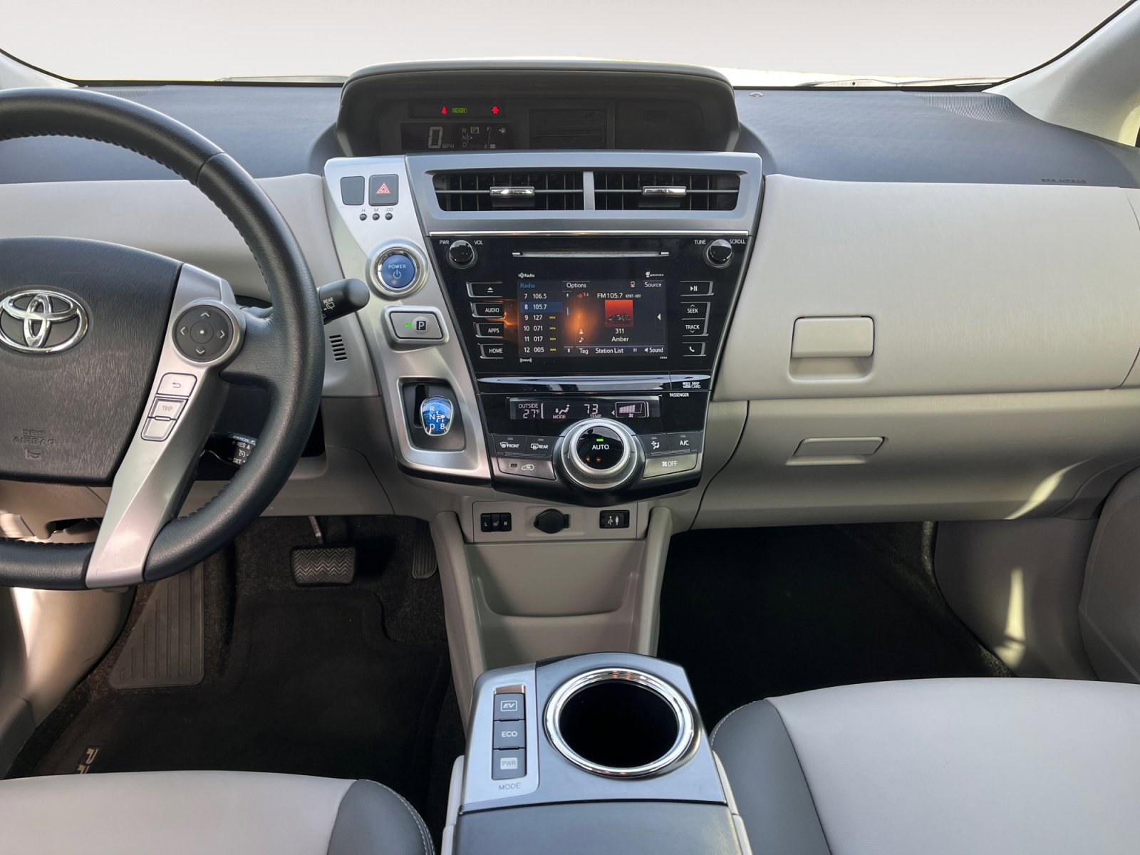 Used 2017 Toyota Prius V Five image 14