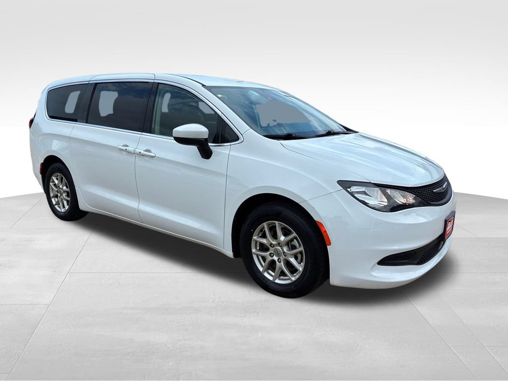 Used 2023 Chrysler Voyager LX FWD image 8