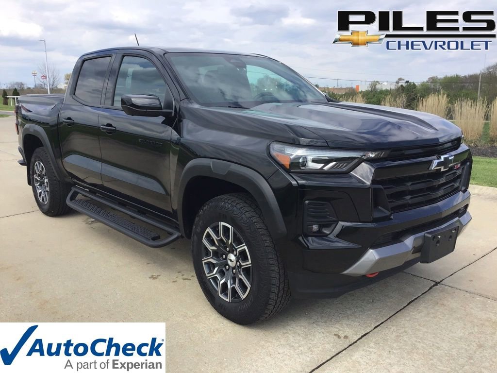Used 2024 Chevrolet Colorado Z71 w/ Z71 Convenience Package 2