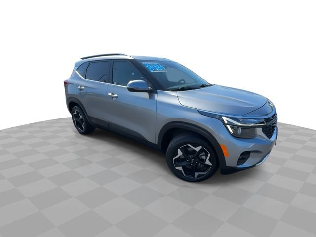 Used 2024 Kia Seltos EX AWD/4WD image 2