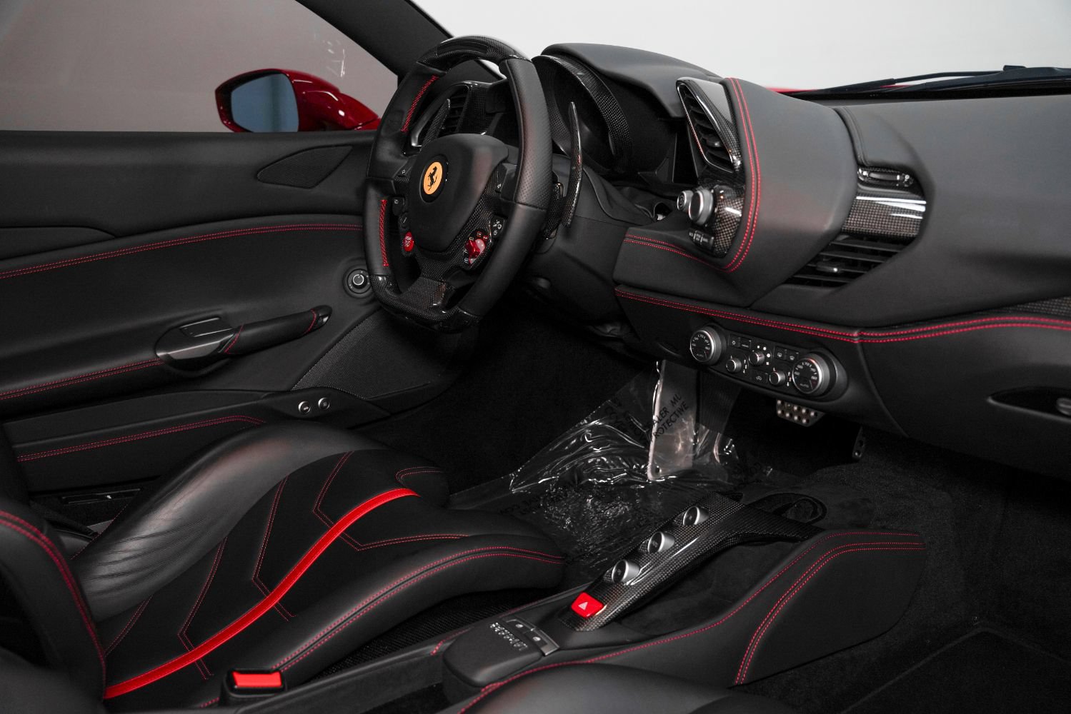 Used 2017 Ferrari 488 GTB RWD image 31