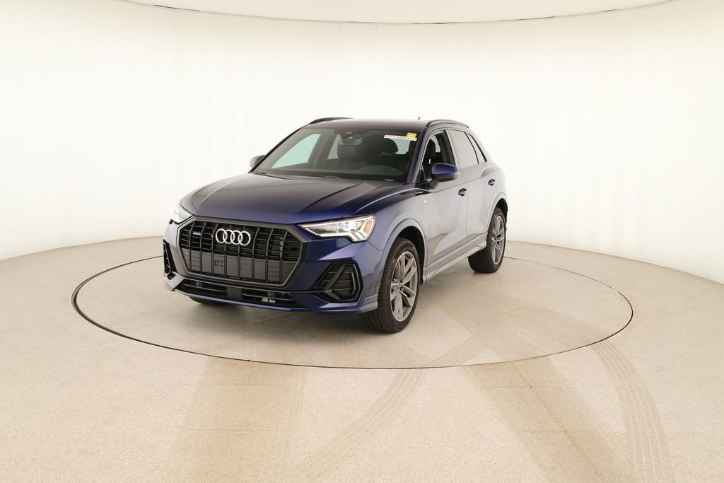 Certified 2025 Audi Q3 2.0T Premium w/ Convenience Package image 12