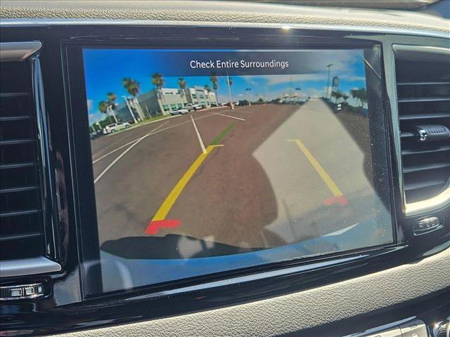 New 2025 Chrysler Voyager LX image 11