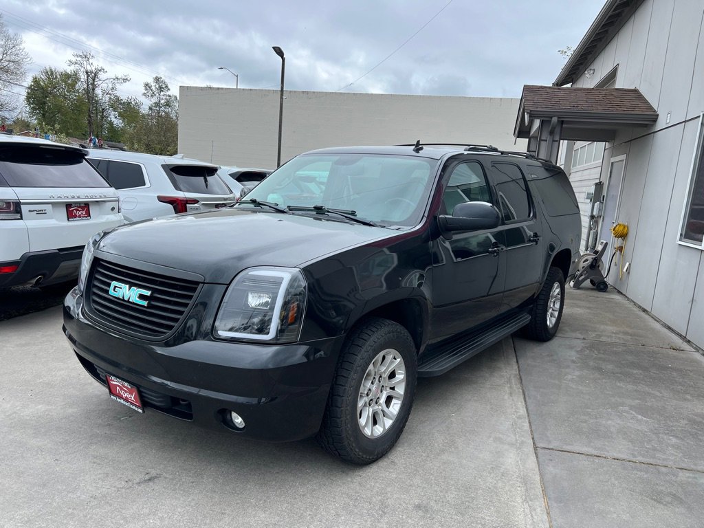 Used 2012 GMC Yukon XL SLT w/ SLT-2 Equipment Package AWD/4WD image 3