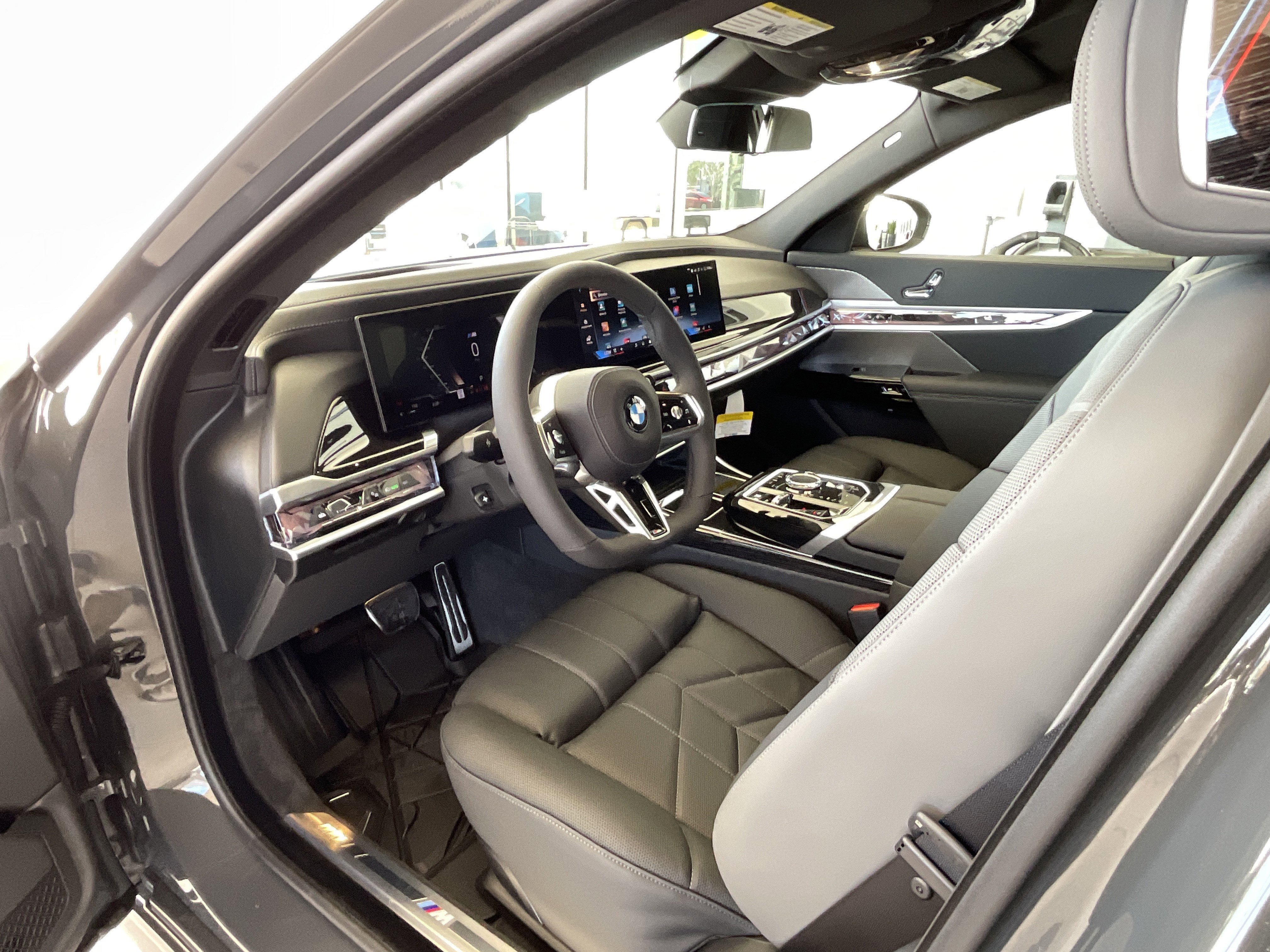 New 2026 BMW 760i xDrive w/ Executive Package AWD/4WD image 9