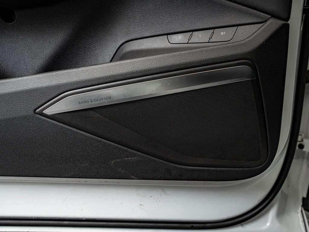 Used 2021 Audi e-tron Premium Plus w/ Premium Plus Package image 18