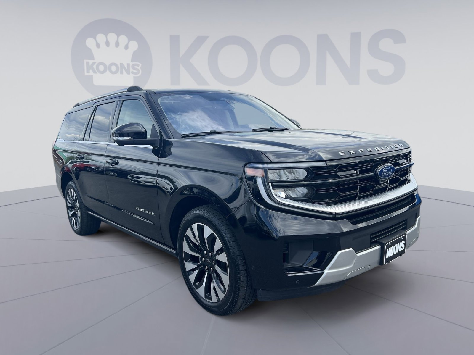 Used 2025 Ford Expedition Max Platinum w/ Driver's Package AWD/4WD image 2
