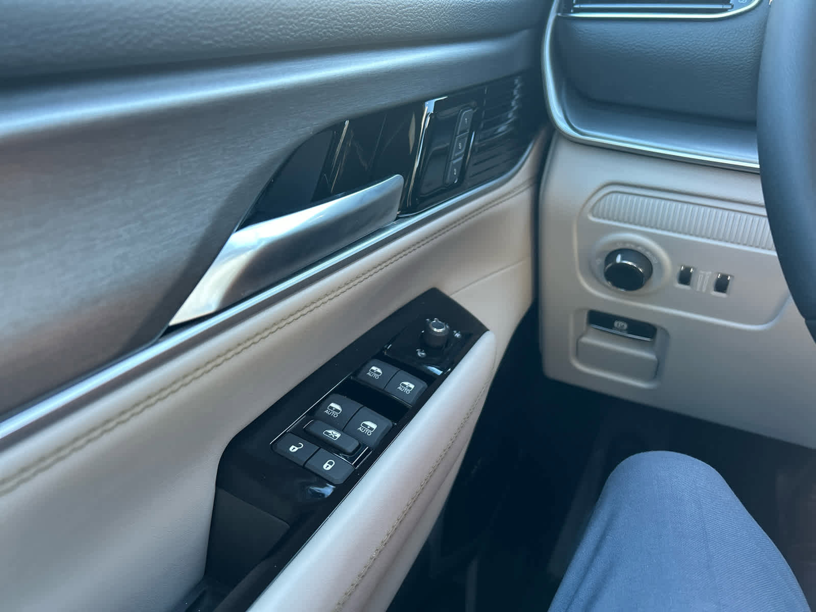 New 2026 Jeep Grand Wagoneer L Limited image 18