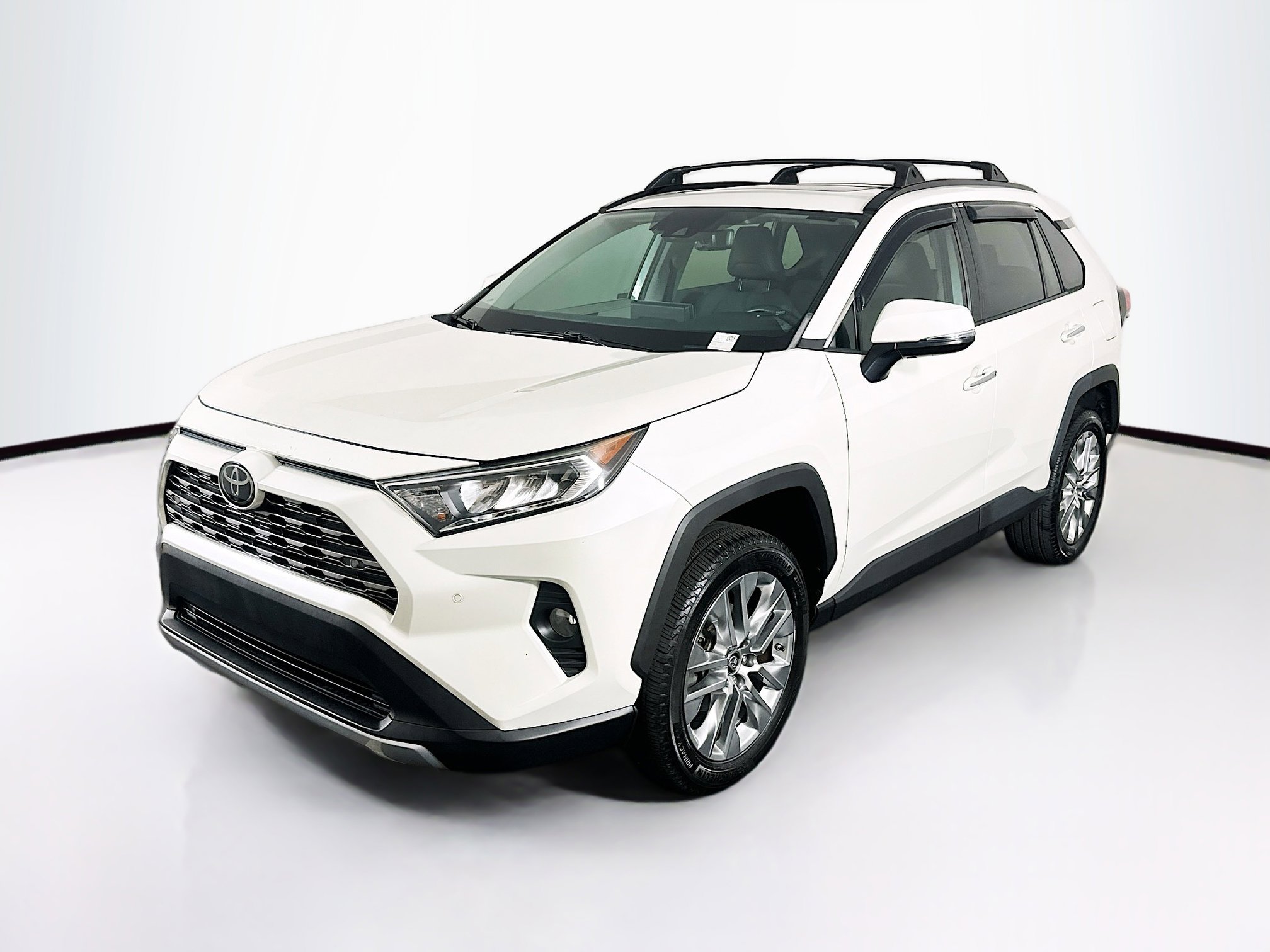 Used 2019 Toyota RAV4 Limited AWD/4WD image 3