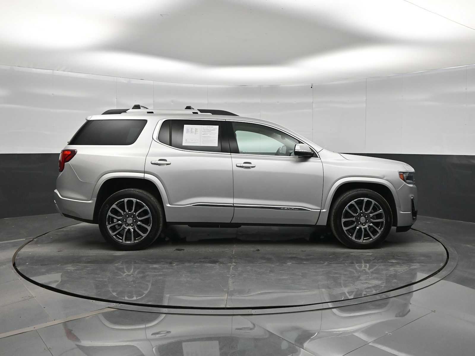 Used 2020 GMC Acadia Denali w/ LPO, Adventure Package AWD/4WD image 9