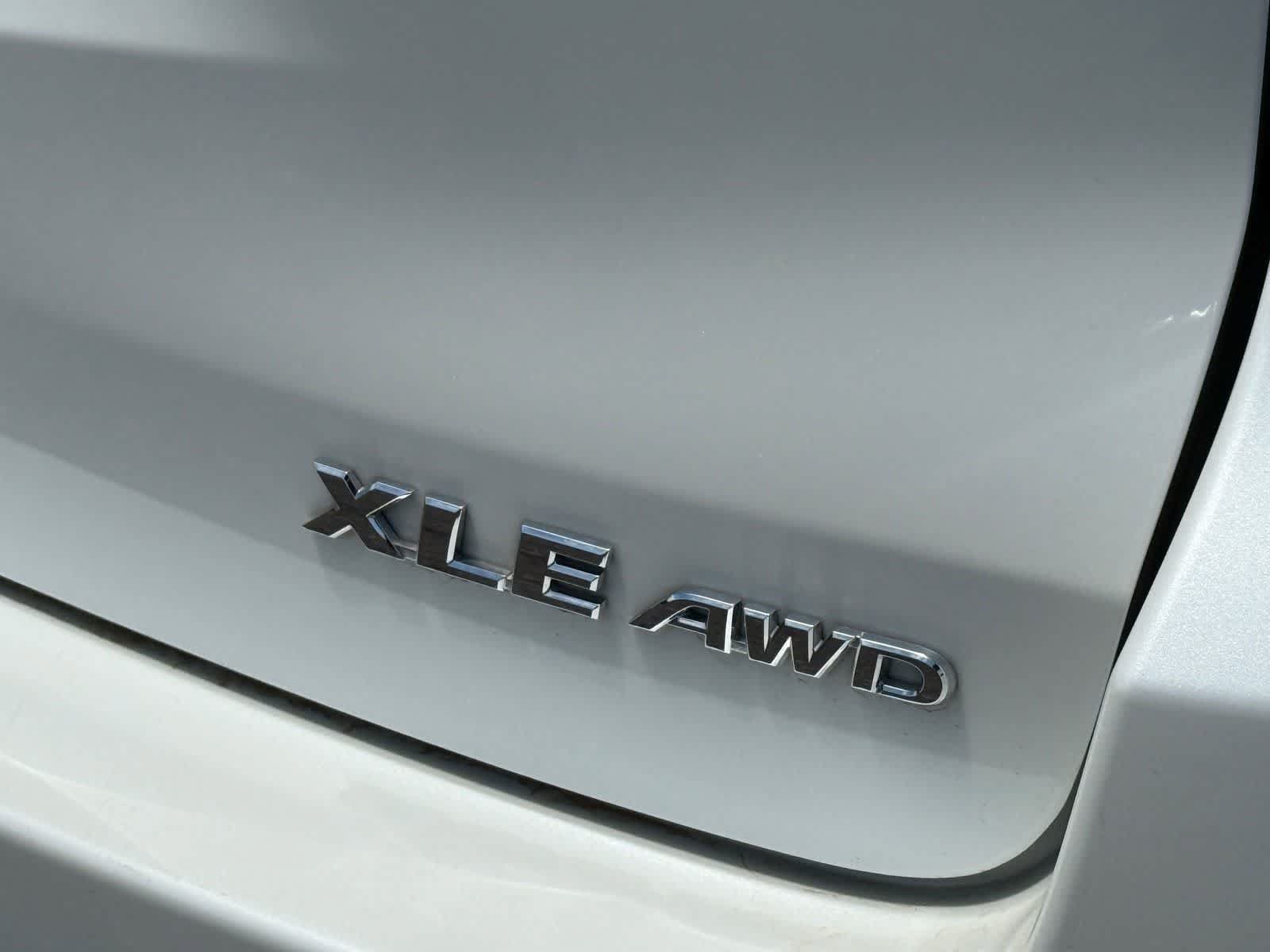 Used 2017 Toyota Highlander XLE AWD/4WD image 8