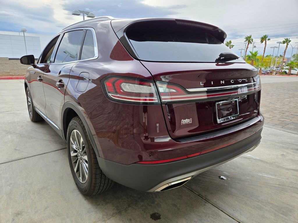 Used 2023 Lincoln Nautilus FWD w/ Premium Package image 3