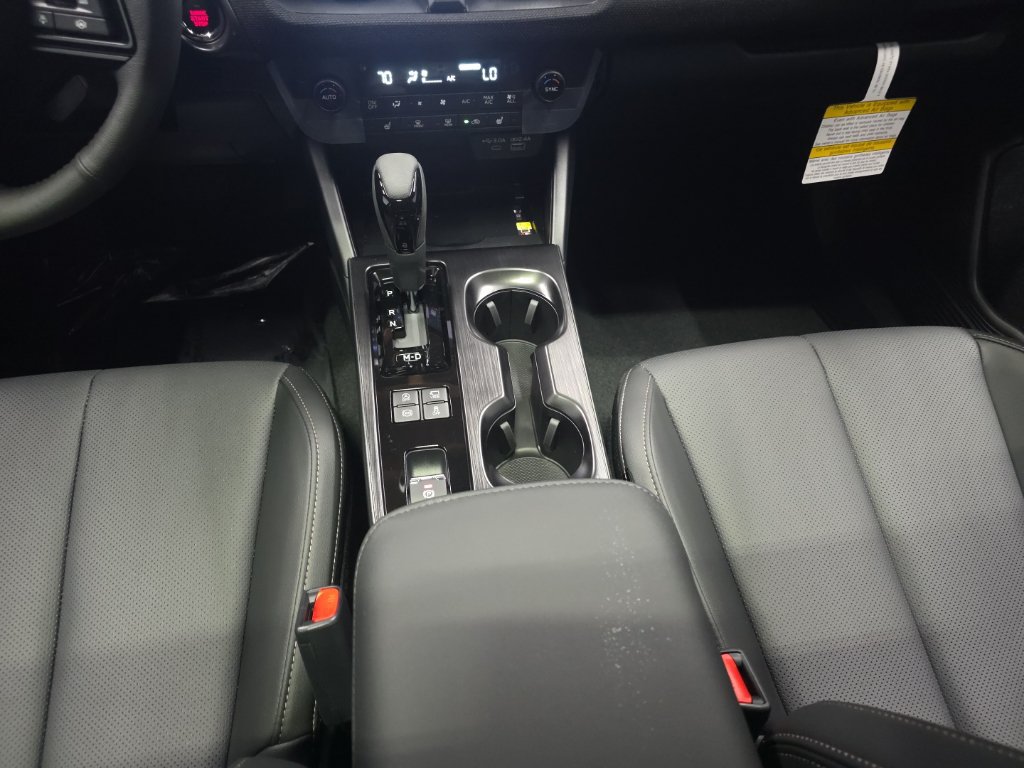 New 2026 Subaru Outback Limited XT AWD/4WD image 12