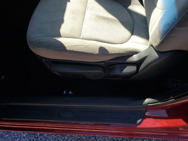 Used 2011 Kia Forte EX FWD image 23