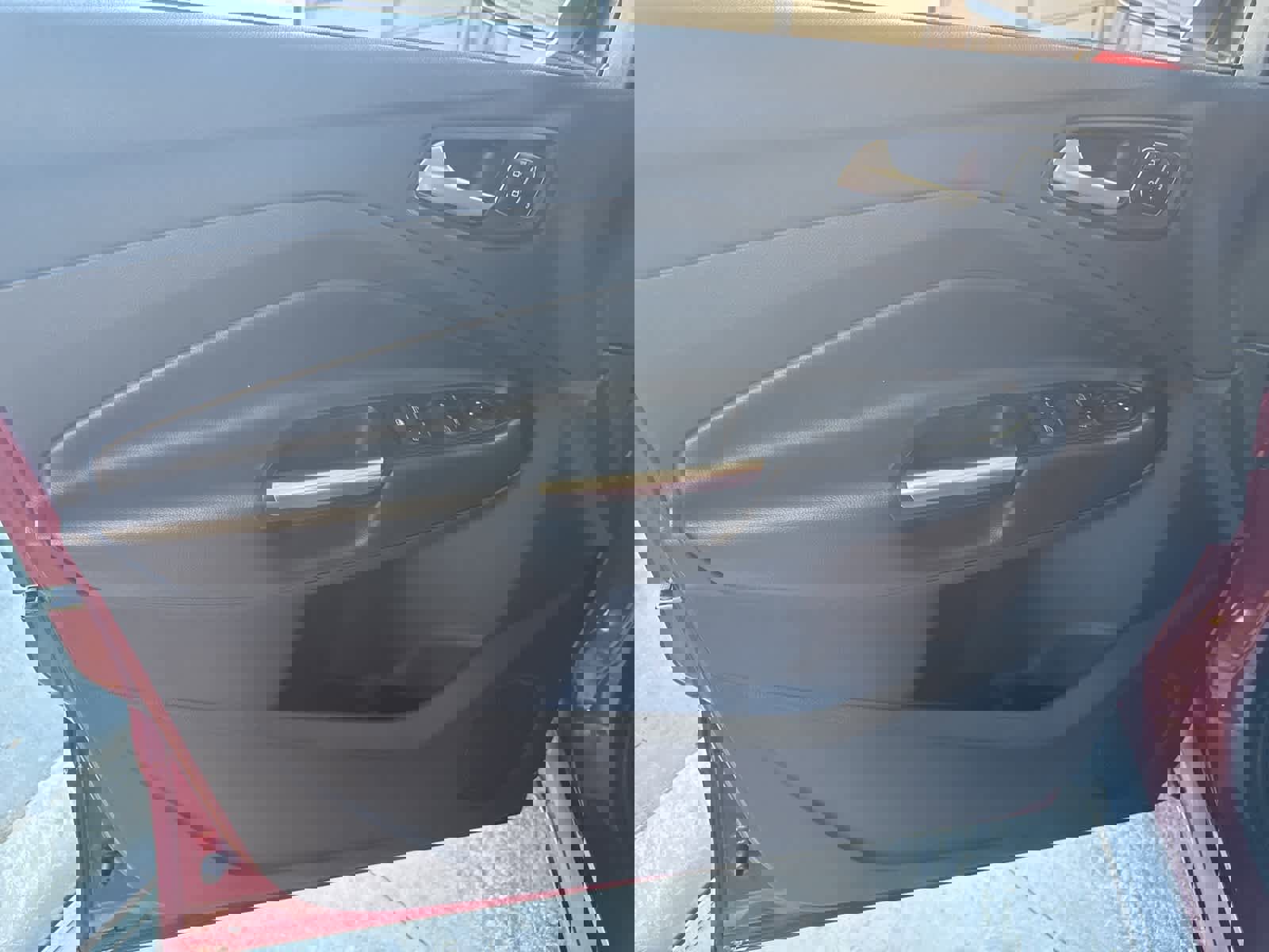 Used 2017 Ford Escape Titanium image 17