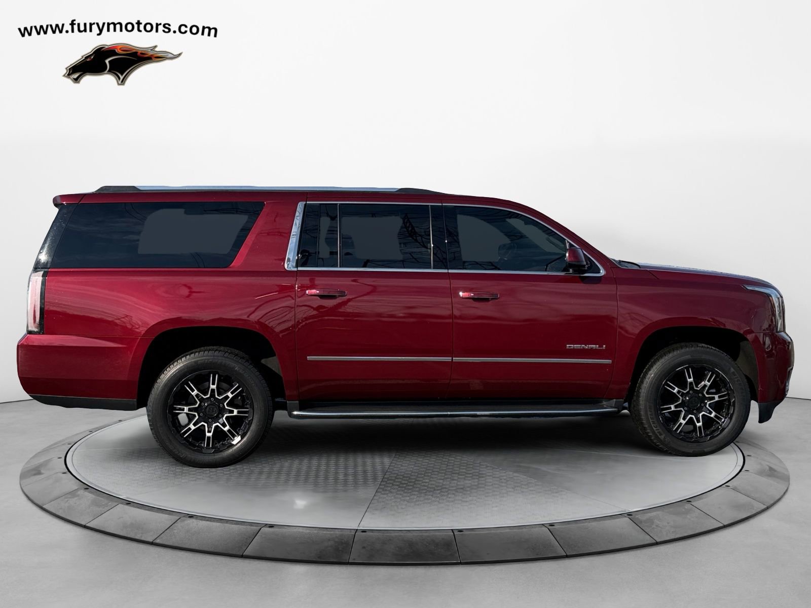 Used 2019 GMC Yukon XL Denali image 2