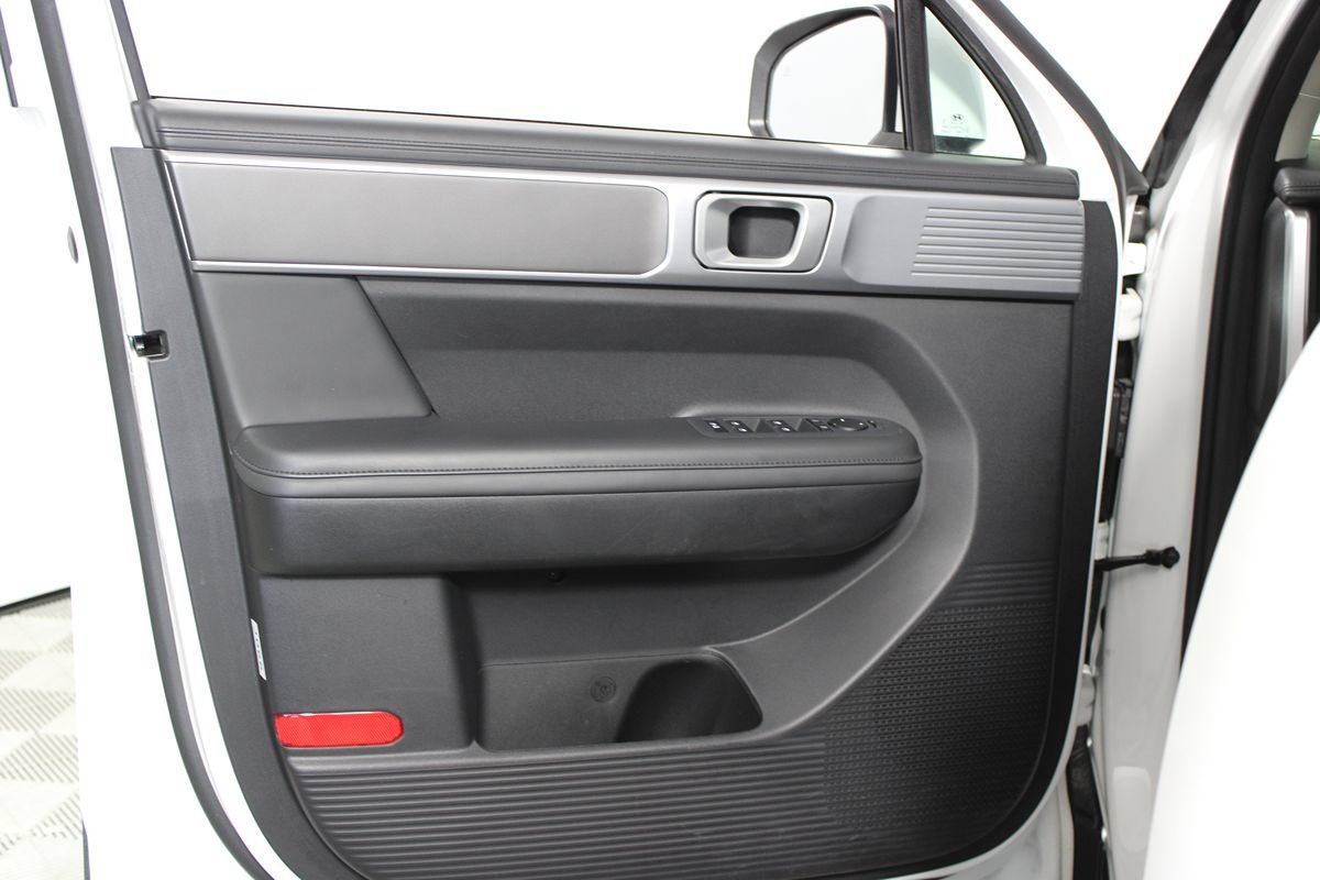 Used 2026 Hyundai Santa Fe SEL FWD image 4