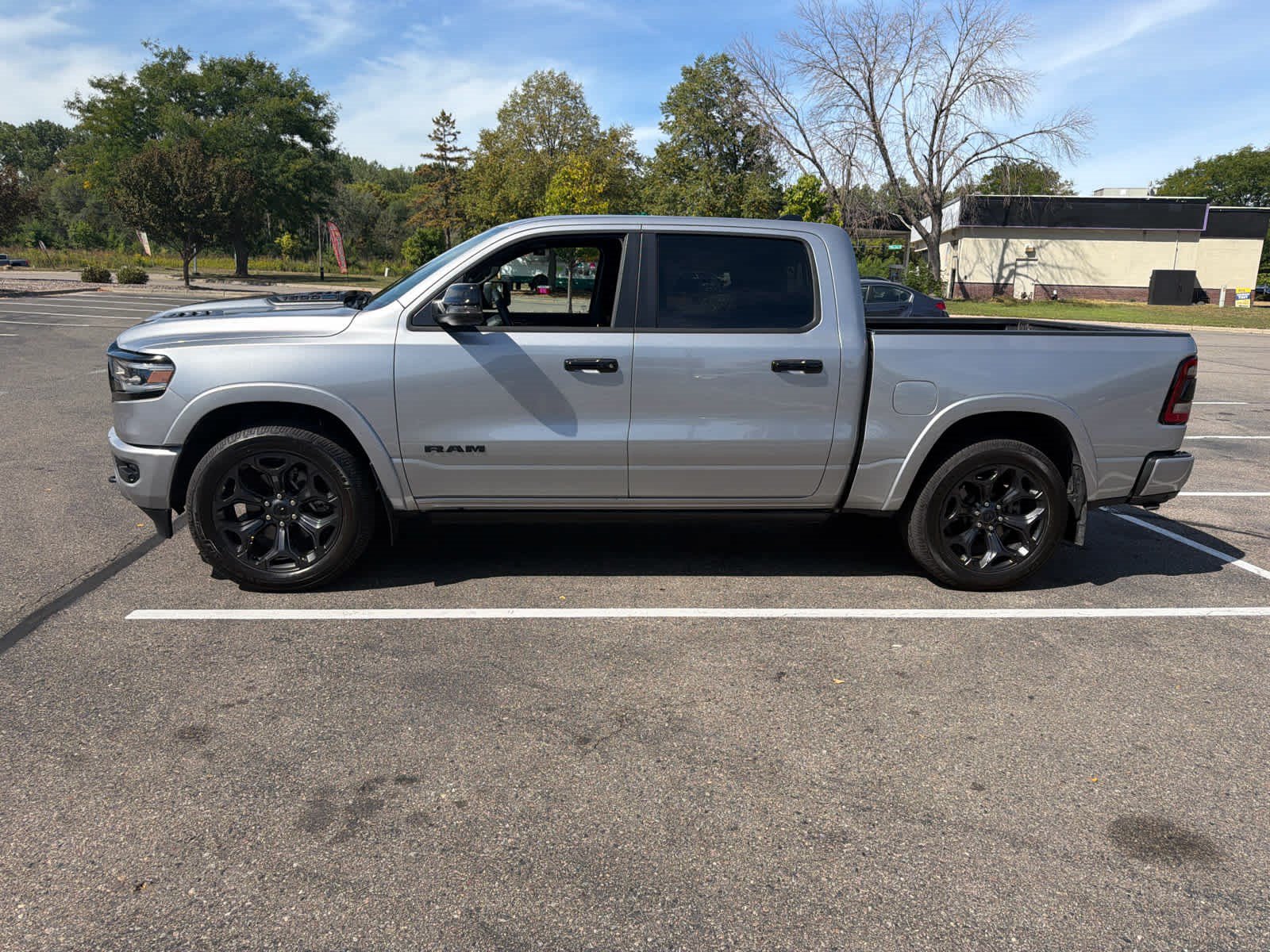 Used 2024 RAM 1500 Limited AWD/4WD image 7