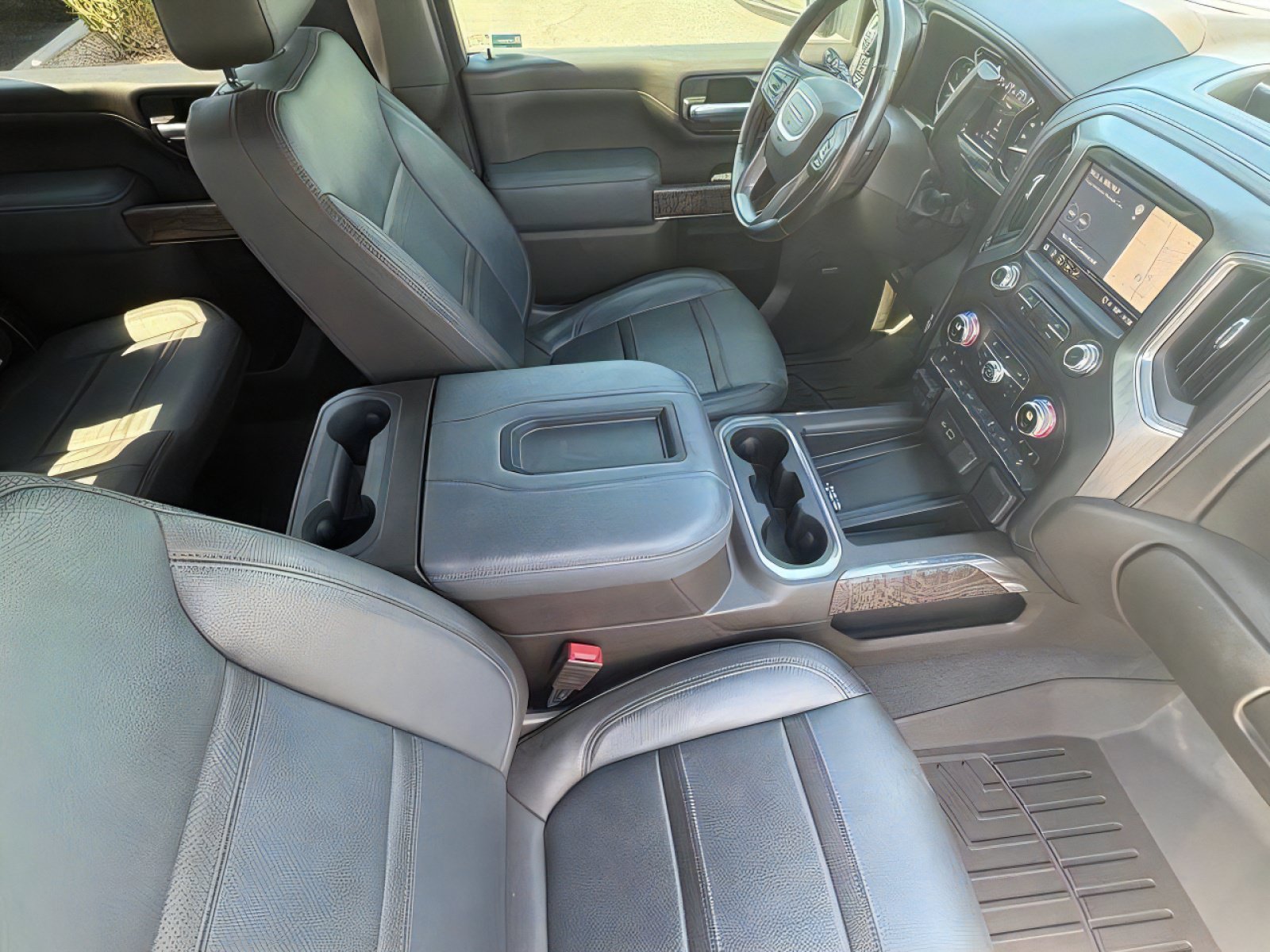 Used 2021 GMC Sierra 3500 Denali w/ Denali Ultimate Package AWD/4WD image 11
