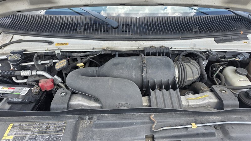 Used 2011 Ford E-450 and Econoline 450 Super Duty RWD image 16