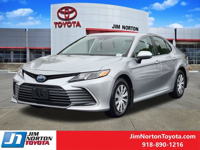 Used 2023 Toyota Camry LE FWD image 3