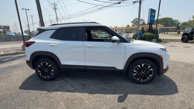 Used 2023 Chevrolet TrailBlazer LT FWD image 9