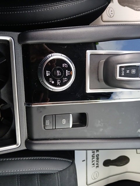 Used 2024 Mitsubishi Outlander SE image 24