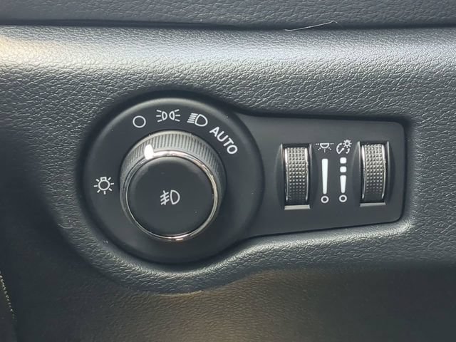 New 2026 Chrysler Pacifica Select FWD image 29