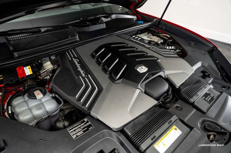 Used 2023 Lamborghini Urus S image 5