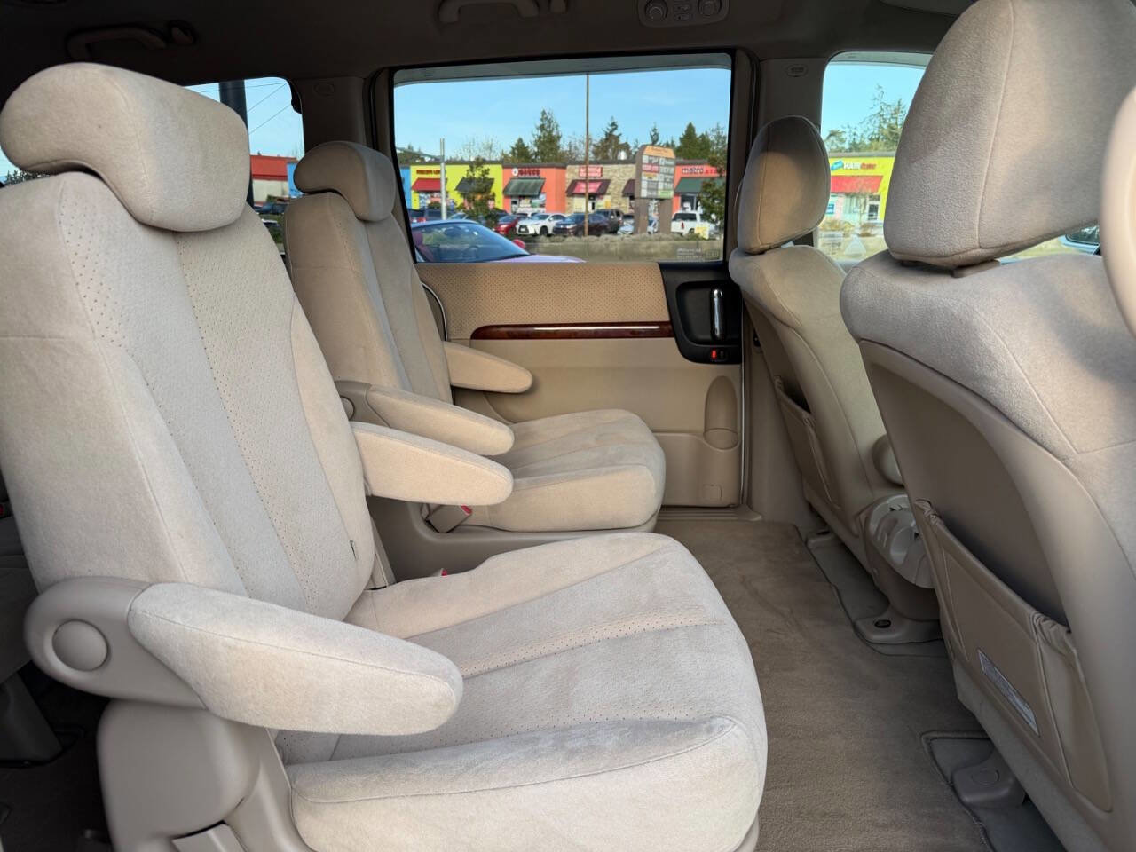 Used 2007 Hyundai Entourage GLS image 21