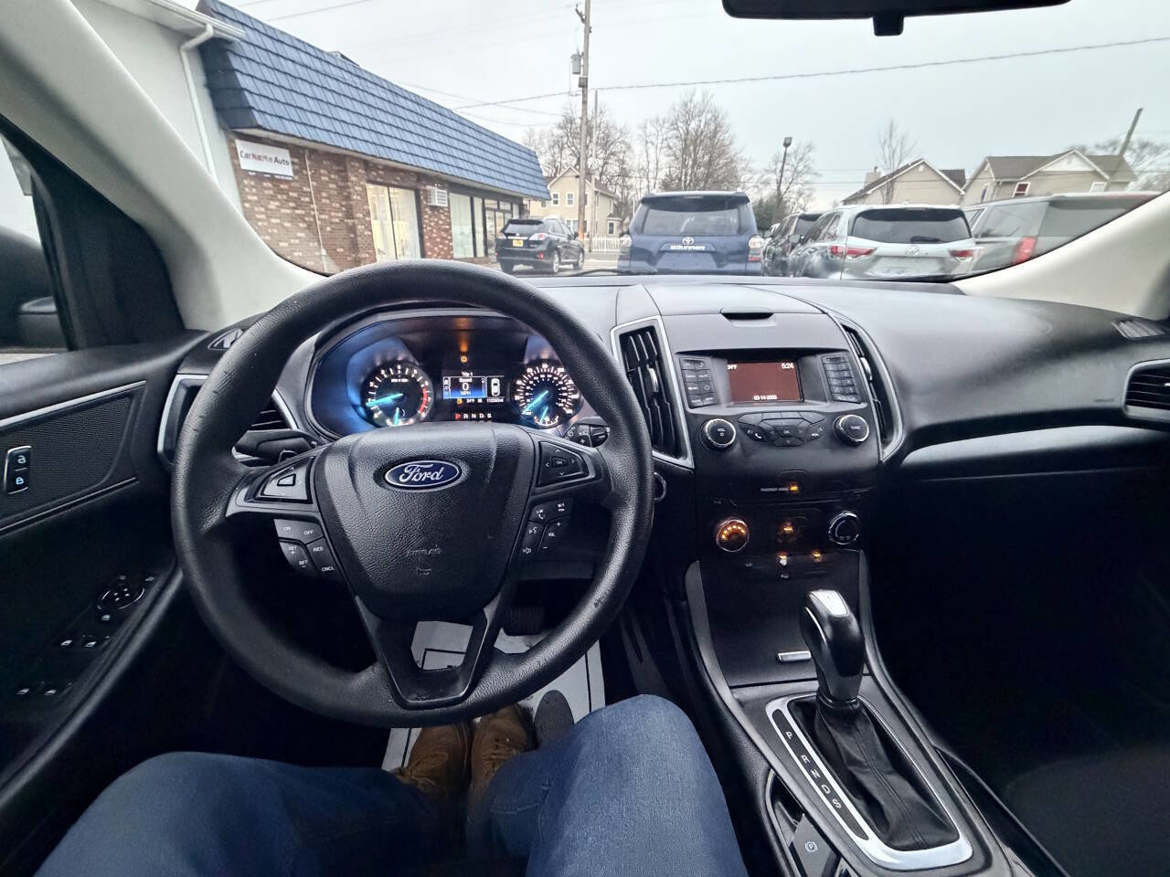 Used 2018 Ford Edge SE image 5