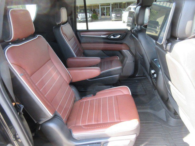 Used 2023 GMC Yukon XL Denali Ultimate image 14