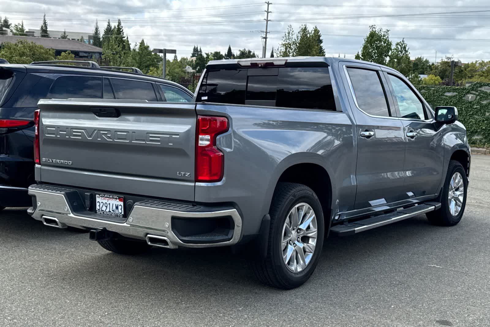Used 2020 Chevrolet Silverado 1500 LTZ w/ LTZ Premium Package AWD/4WD image 2
