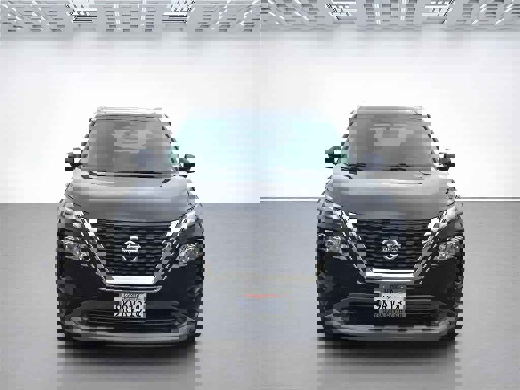 Used 2023 Nissan Rogue SV image 2