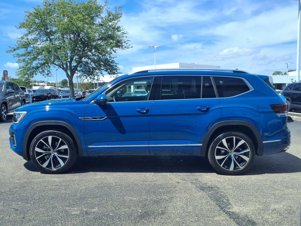 Certified 2025 Volkswagen Atlas SEL Premium R-Line image 3