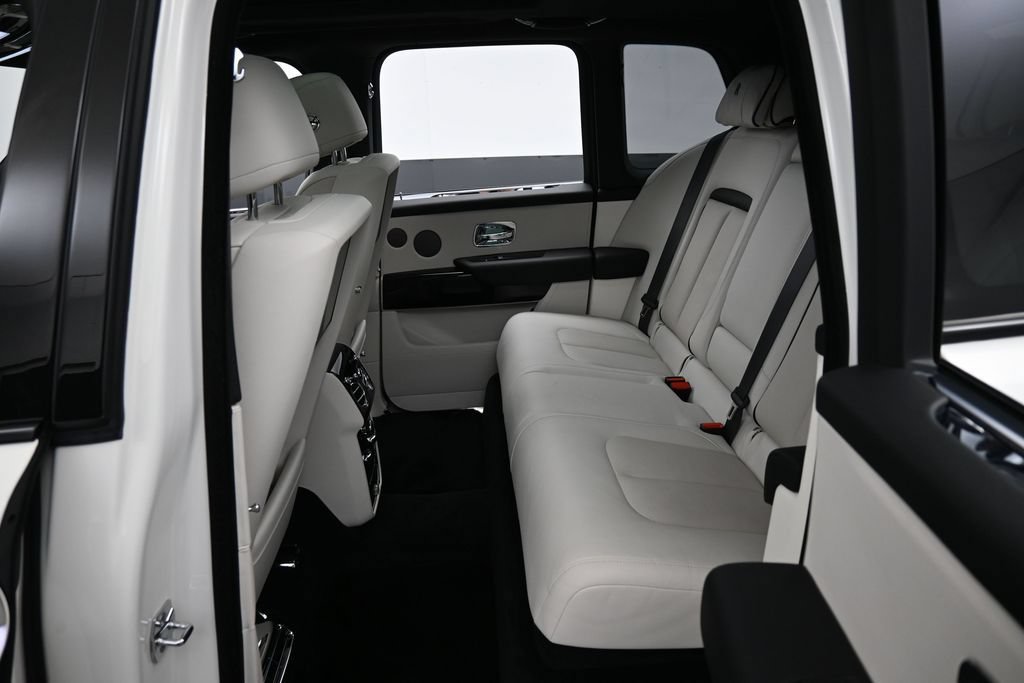 Certified 2022 Rolls-Royce Cullinan w/ Dark Exterior Package AWD/4WD image 26