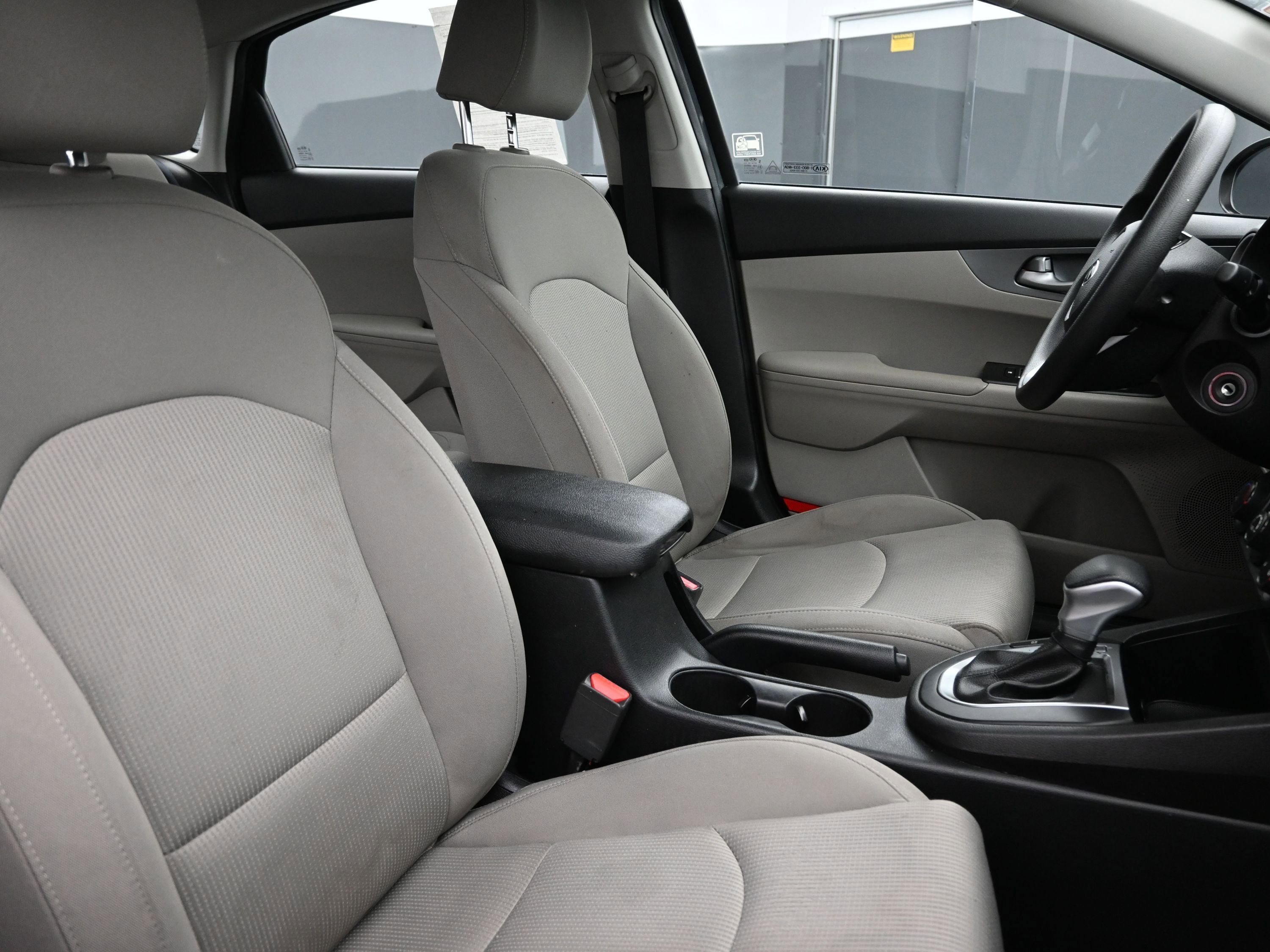 Used 2020 Kia Forte LXS FWD image 27