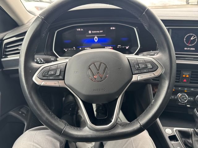 Certified 2024 Volkswagen Jetta SE image 18