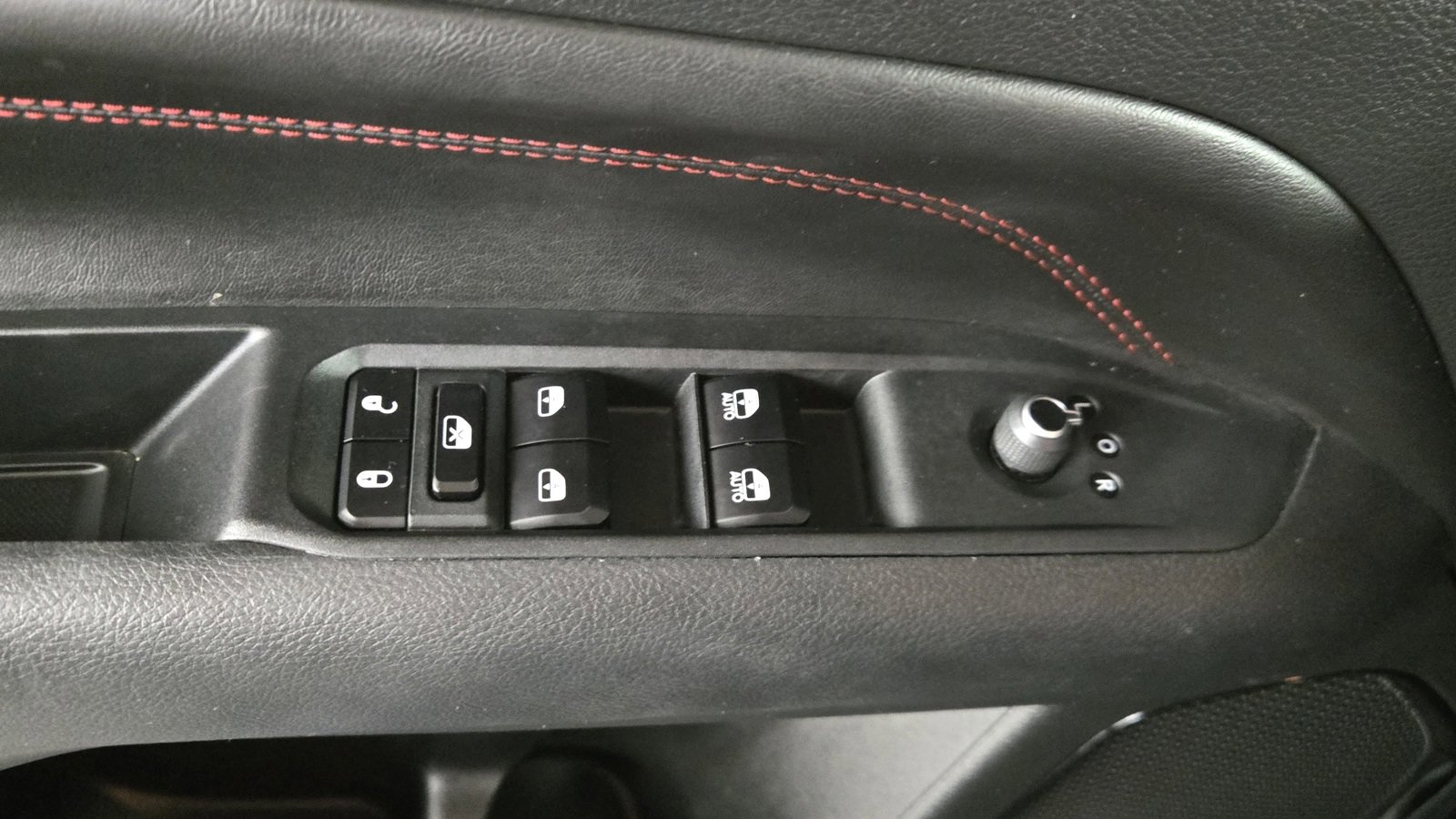 Used 2024 Jeep Compass Trailhawk image 19