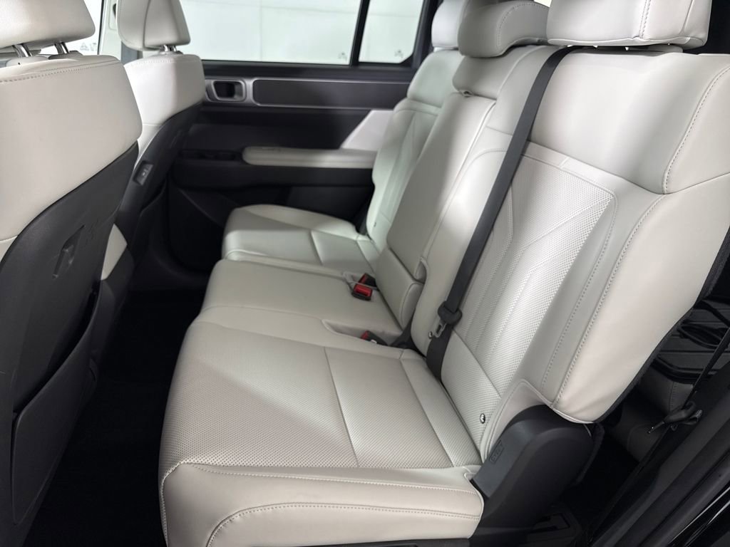 Used 2025 Hyundai Santa Fe SEL image 15