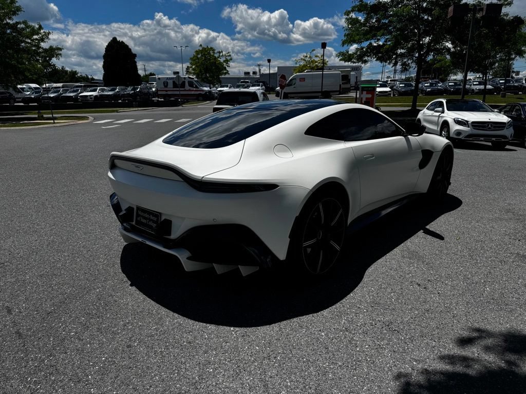 Used 2021 Aston Martin V8 Vantage Coupe RWD image 3
