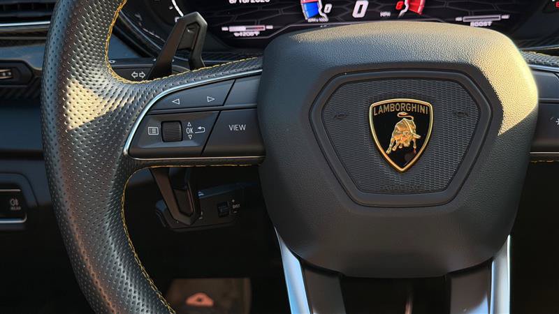 Used 2021 Lamborghini Urus AWD/4WD image 48