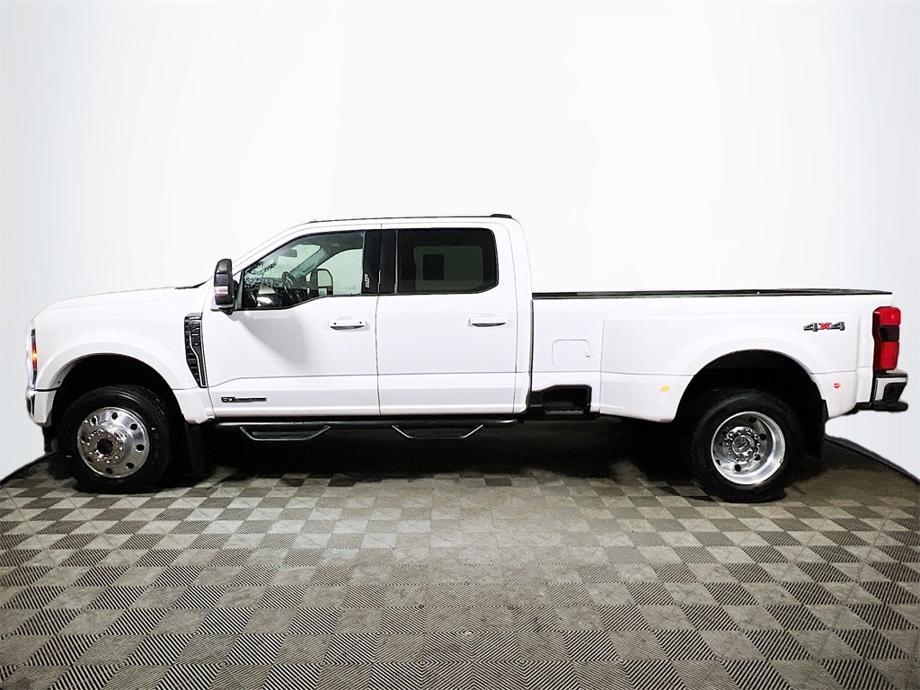 Used 2024 Ford F450 Lariat w/ Camper Package image 5