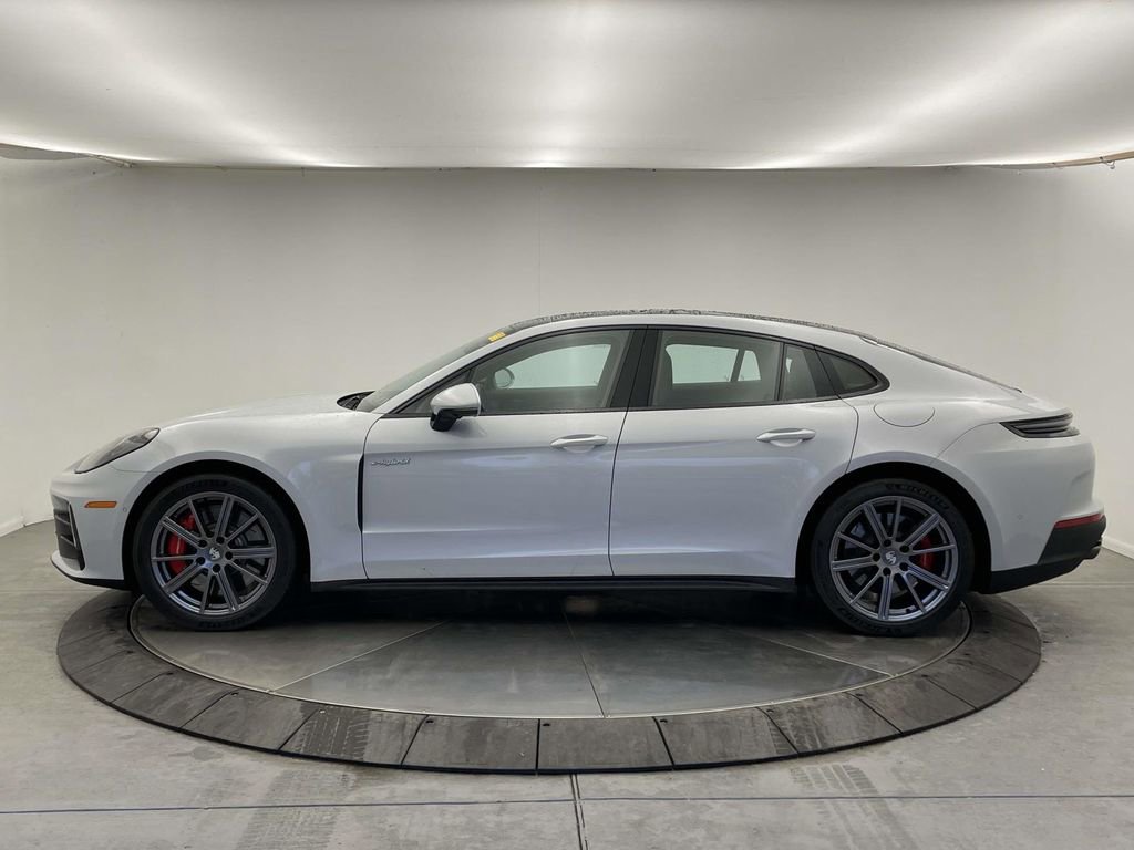 Certified 2025 Porsche Panamera 4S image 2