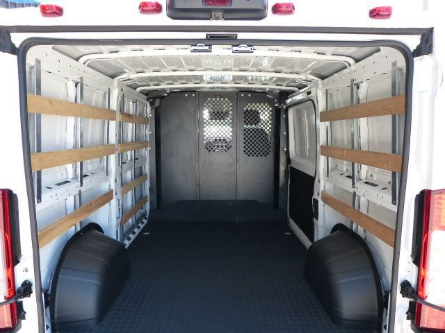 Used 2025 RAM ProMaster 2500 w/ U-Haul Equipment Group FWD image 17